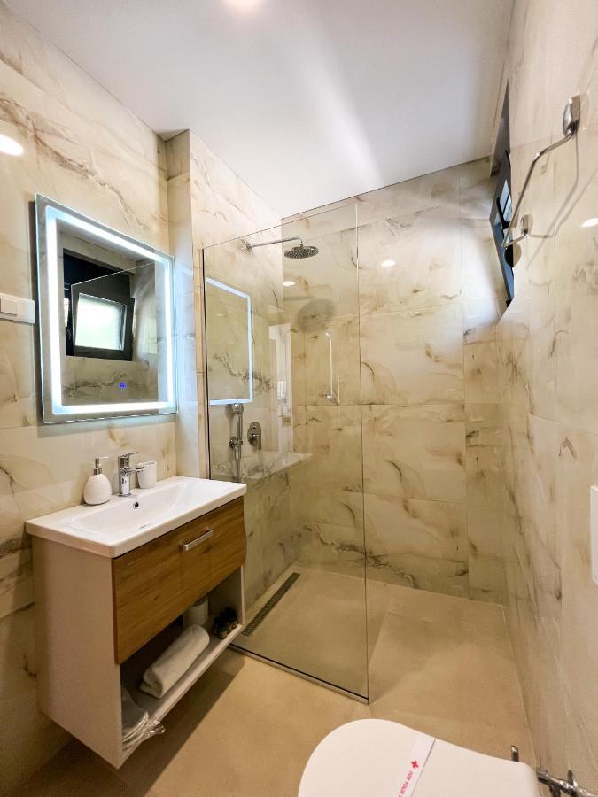 Square Residence Ulcinj Bagian luar foto