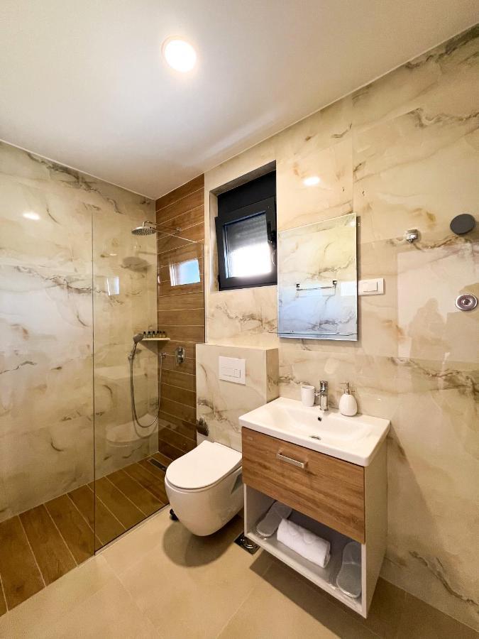 Square Residence Ulcinj Bagian luar foto
