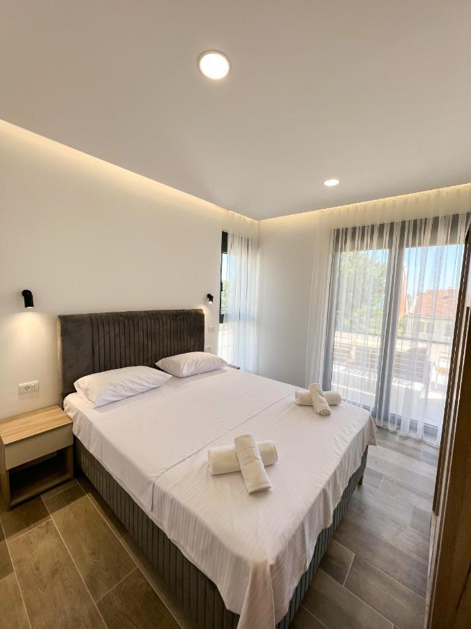 Square Residence Ulcinj Bagian luar foto
