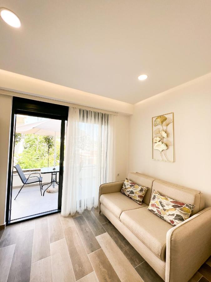 Square Residence Ulcinj Bagian luar foto