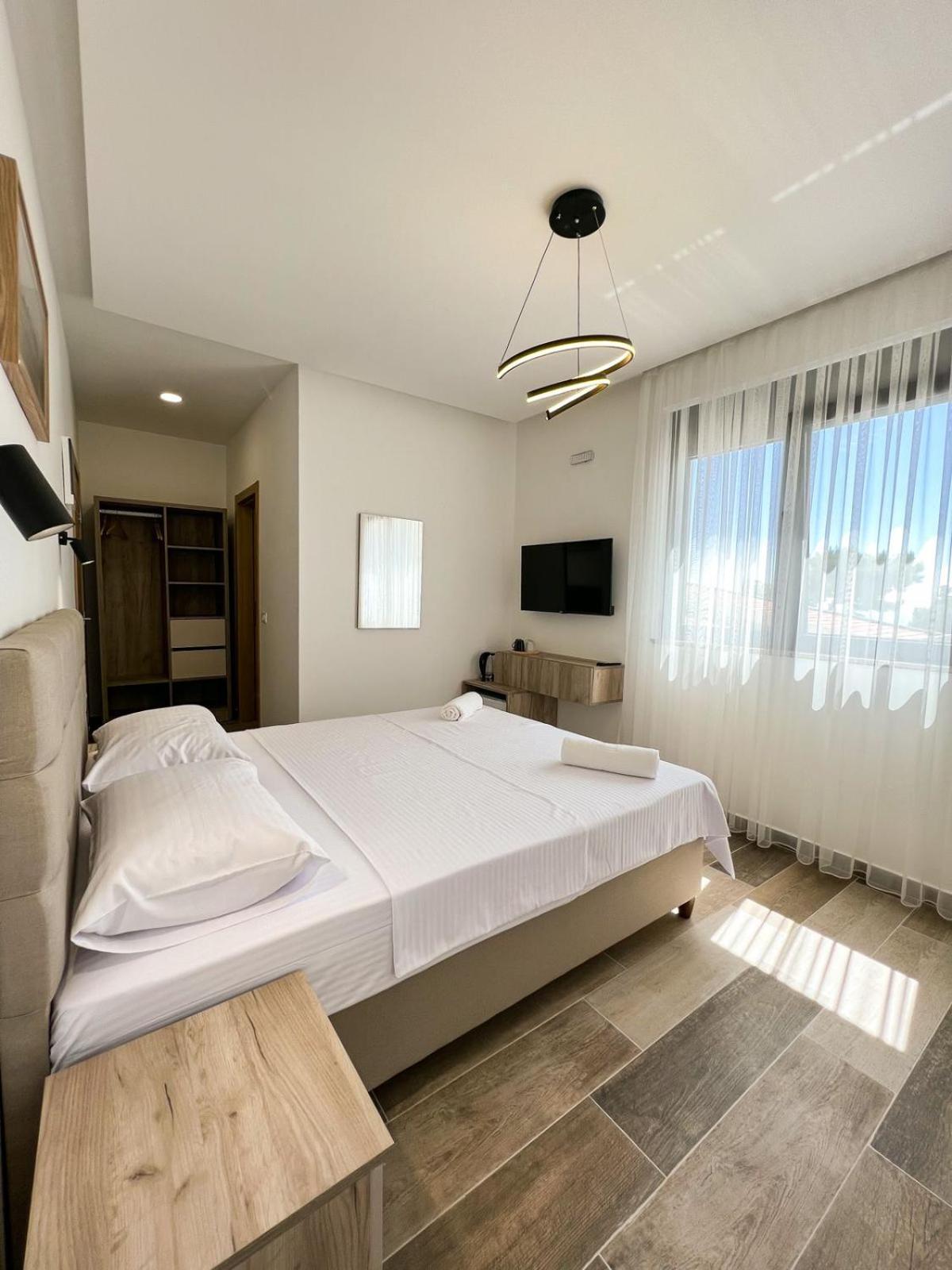Square Residence Ulcinj Bagian luar foto