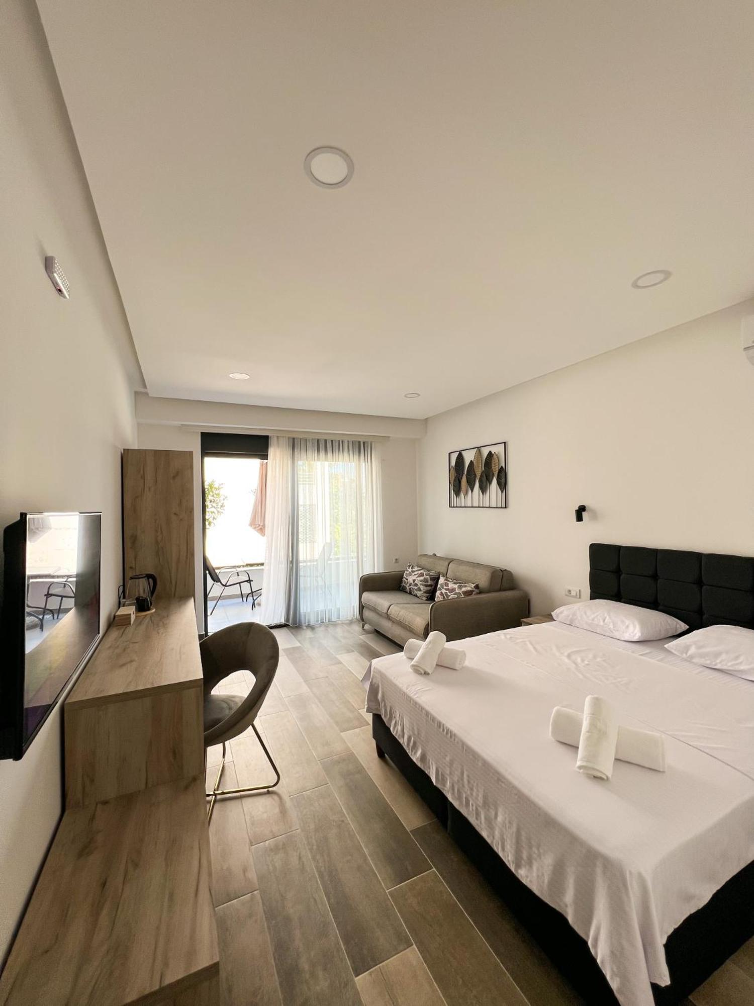 Square Residence Ulcinj Bagian luar foto