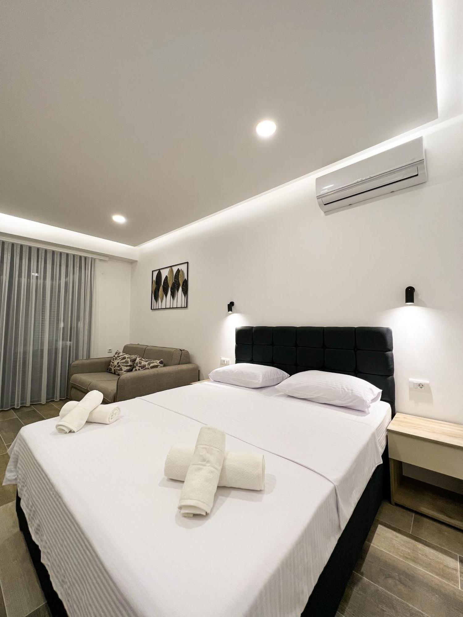 Square Residence Ulcinj Bagian luar foto